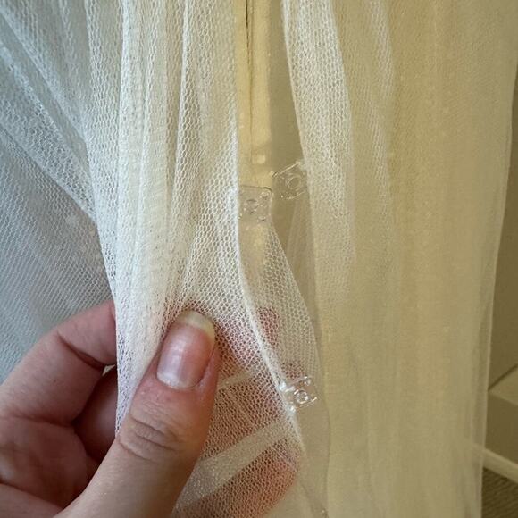 Blue by Enzoani White Sparkle Gabes Tulle Wedding Dress Size 4 - Picture 7 of 15